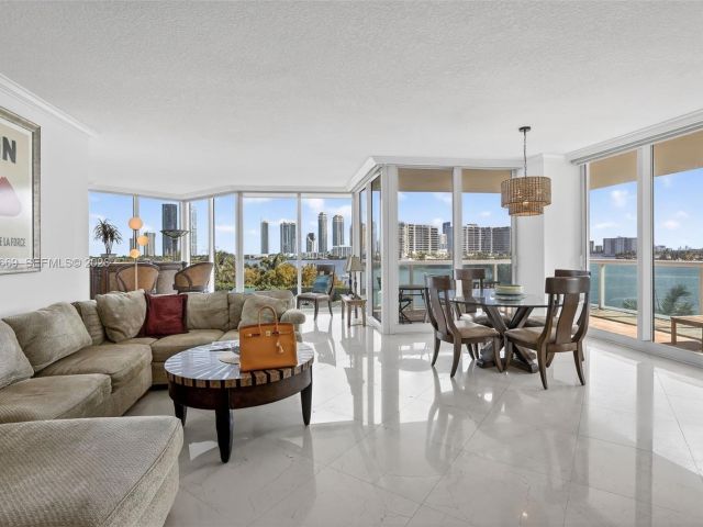 Apartment for rent  Unit #613 - photo 7503304