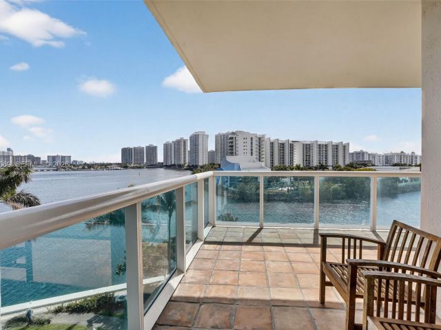 Apartment for rent  Unit #613 - photo 7503305