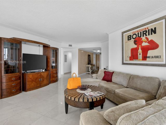 Apartment for rent  Unit #613 - photo 7503313