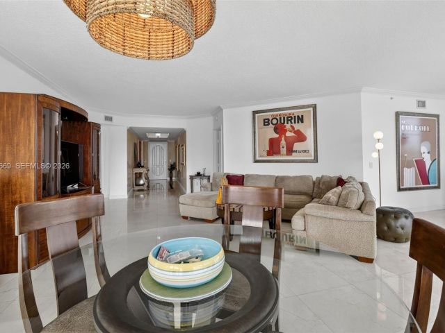 Apartment for rent  Unit #613 - photo 7503317