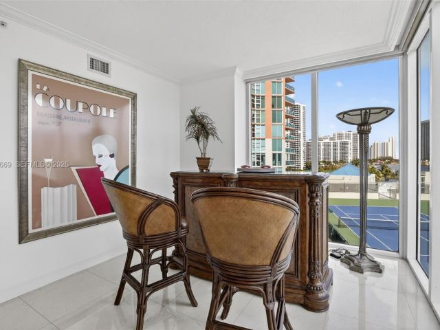 Apartment for rent  Unit #613 - photo 7503320