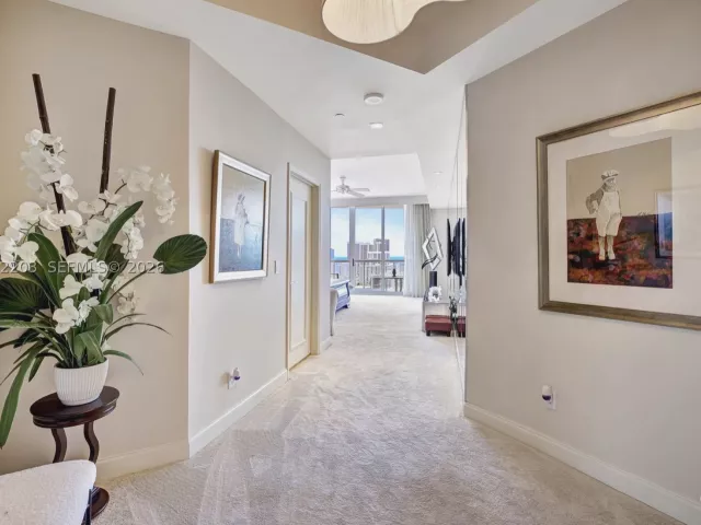 3-bedroom condo for sale in Aventura - 21200 Point Pl PH2804 - MondialRealty