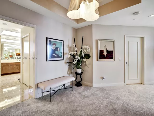3-bedroom condo for sale in Aventura - 21200 Point Pl PH2804 - MondialRealty