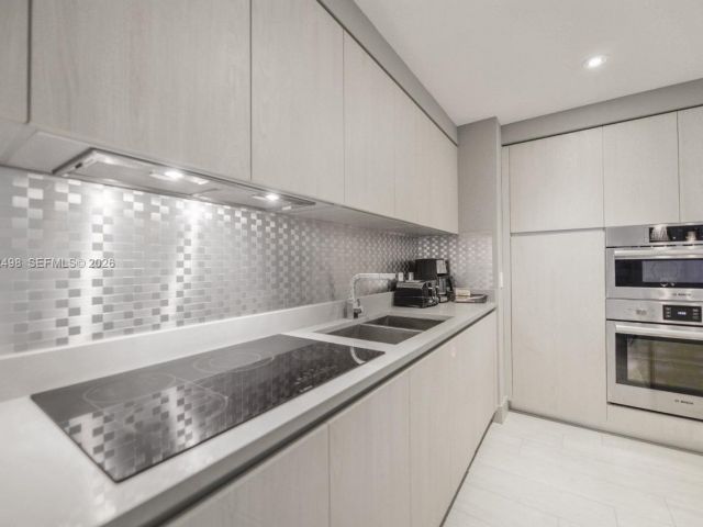 Apartment for sale  Unit #T4005 - photo 7512950