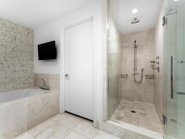 Apartment for rent  Unit #2405 - photo 7498679