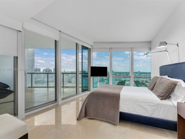 Apartment for rent  Unit #2405 - photo 7498693