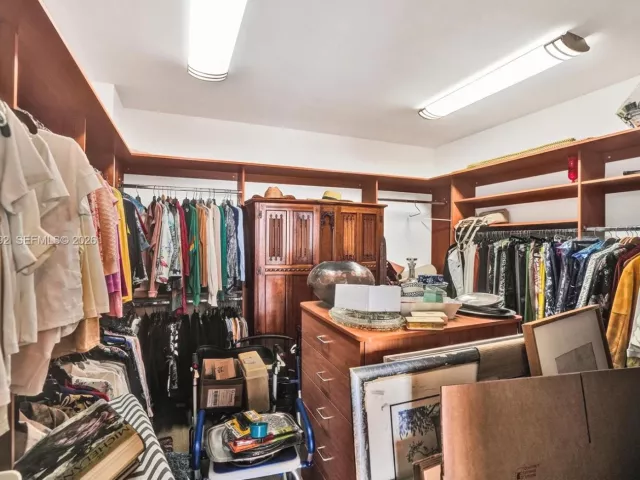 2-bedroom condo for sale in Aventura - 19355 Turnberry Way 8K - MondialRealty