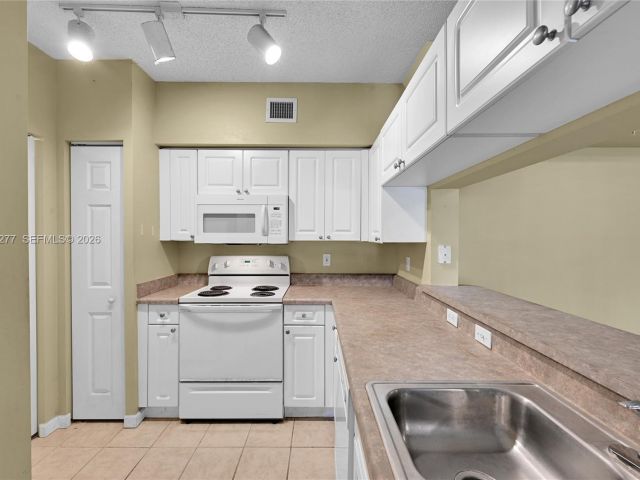 Apartment for sale  Unit #2210 - photo 7512723