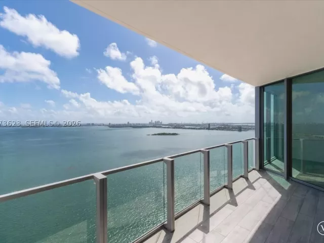 2-bedroom condo for sale in Miami - 2900 NE 7th Ave 3004 - MondialRealty