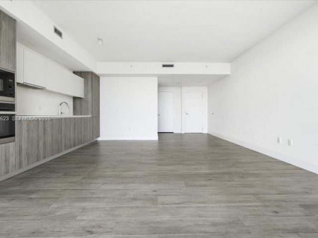 Apartment for sale  Unit #3004 - photo 7491372