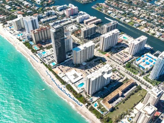 1-bedroom condo for sale in Hallandale Beach - 1950 S Ocean Drive PHB - MondialRealty