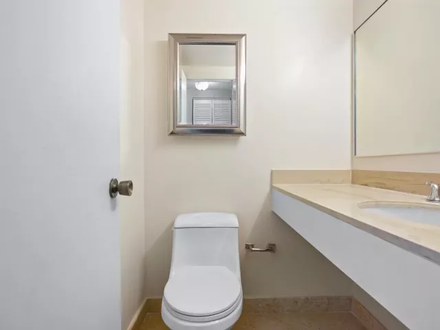 1-bedroom condo for sale in Hallandale Beach - 1950 S Ocean Drive PHB - MondialRealty