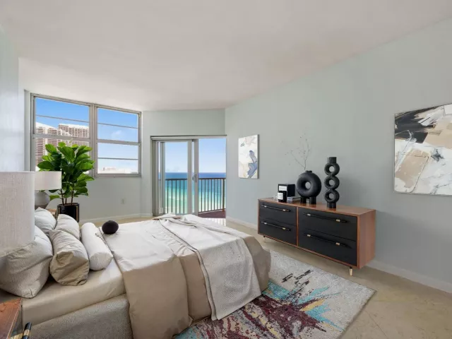 1-bedroom condo for sale in Hallandale Beach - 1950 S Ocean Drive PHB - MondialRealty