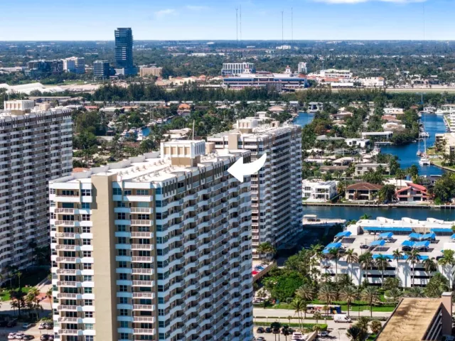 1-bedroom condo for sale in Hallandale Beach - 1950 S Ocean Drive PHB - MondialRealty