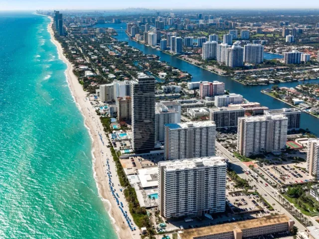 1-bedroom condo for sale in Hallandale Beach - 1950 S Ocean Drive PHB - MondialRealty
