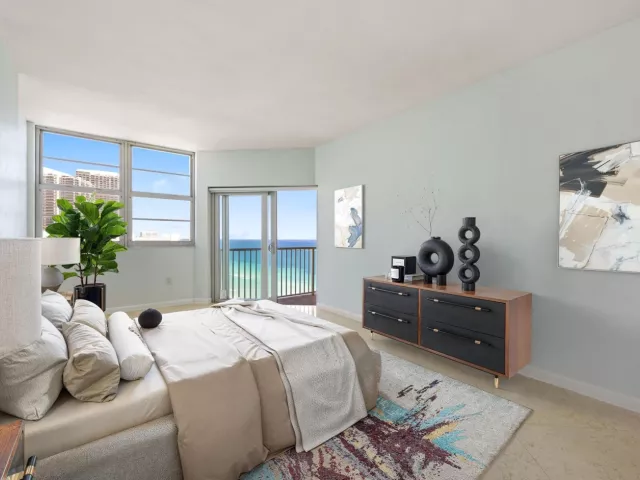 1-bedroom condo for sale in Hallandale Beach - 1950 S Ocean Drive PHB - MondialRealty