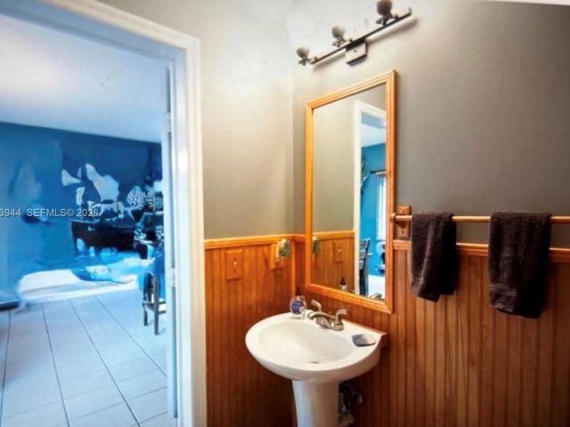 Home for sale at 2609 NE 42nd Ave - photo 7459751