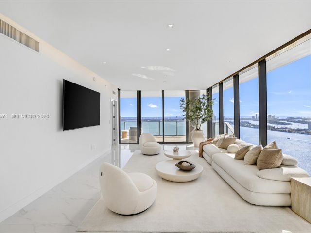 Apartment for rent  Unit #4007 - photo 7489076