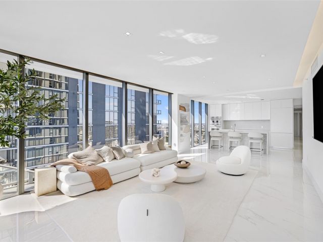 Apartment for rent  Unit #4007 - photo 7489087