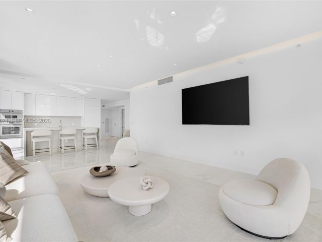 Apartment for rent  Unit #4007 - photo 7489091