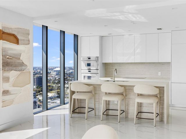 Apartment for rent  Unit #4007 - photo 7489094