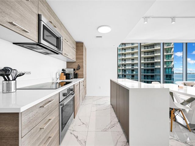 Apartment for rent  Unit #2007 - photo 7494690