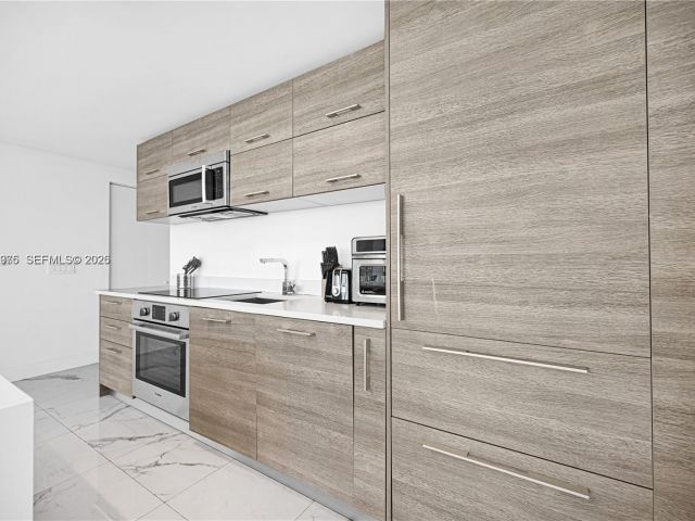 Apartment for rent  Unit #2007 - photo 7494692