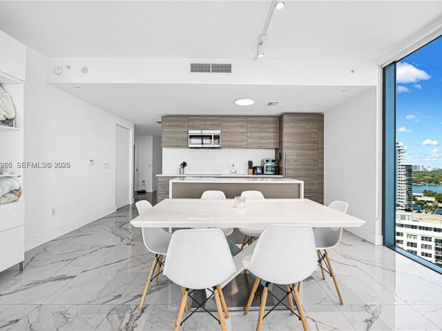 Apartment for rent  Unit #2007 - photo 7494695