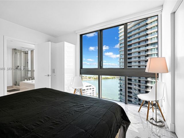 Apartment for rent  Unit #2007 - photo 7494697