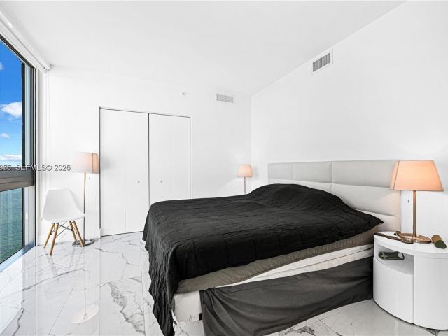 Apartment for rent  Unit #2007 - photo 7494698