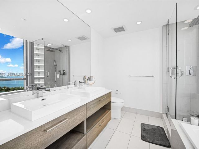 Apartment for rent  Unit #2007 - photo 7494700