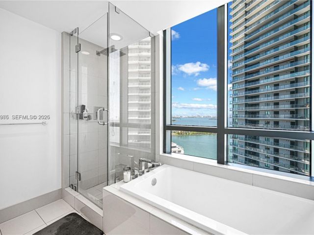 Apartment for rent  Unit #2007 - photo 7494701