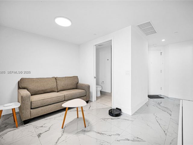 Apartment for rent  Unit #2007 - photo 7494703