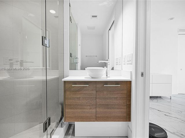 Apartment for rent  Unit #2007 - photo 7494705