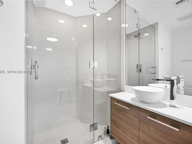 Apartment for rent  Unit #2007 - photo 7494706