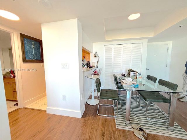 Apartment for sale  Unit #1206 - photo 7508637