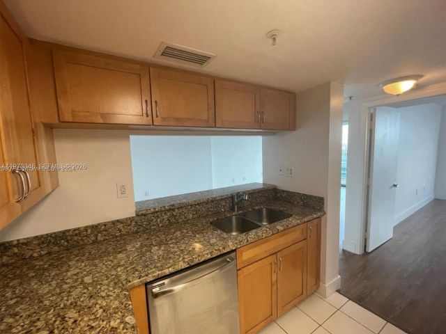 Apartment for sale  Unit #1206 - photo 7508638