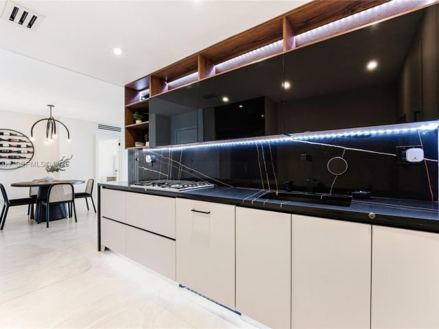 Apartment for rent  Unit #2406 - photo 7513892