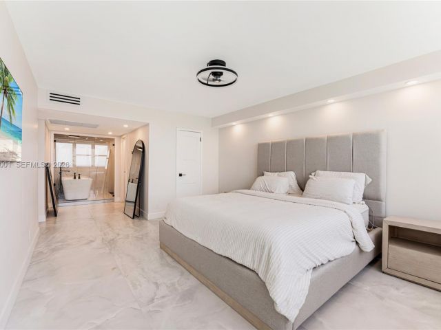 Apartment for rent  Unit #2406 - photo 7513896