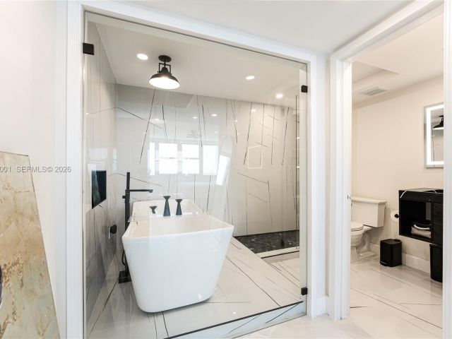 Apartment for rent  Unit #2406 - photo 7513898