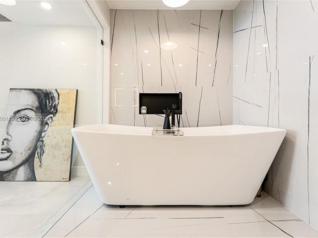 Apartment for rent  Unit #2406 - photo 7513899