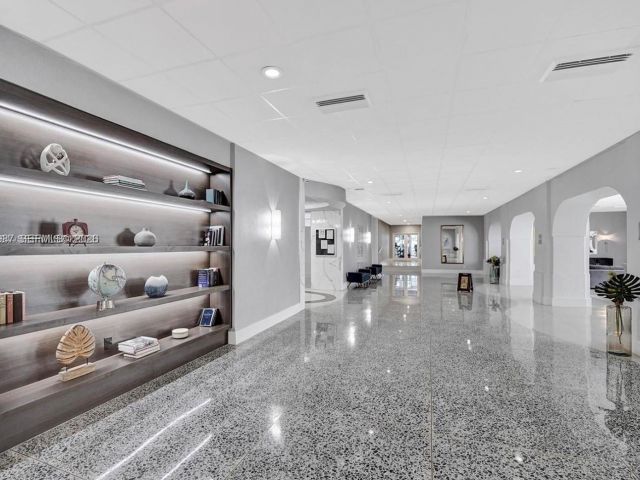 Apartment for sale  Unit #1812 - photo 7515605