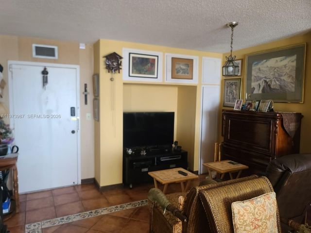 Apartment for sale  Unit #1812 - photo 7515614