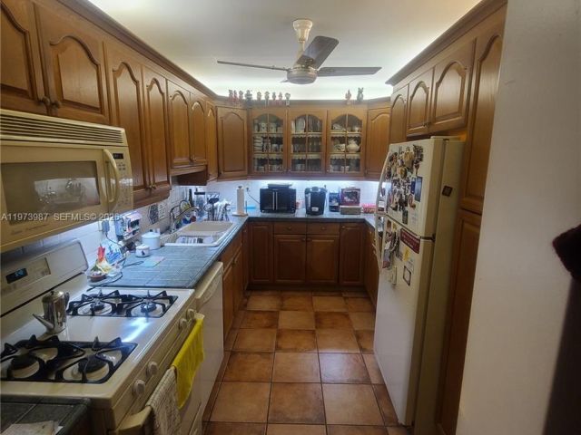 Apartment for sale  Unit #1812 - photo 7515616