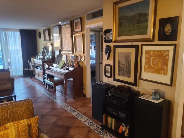 Apartment for sale  Unit #1812 - photo 7515617