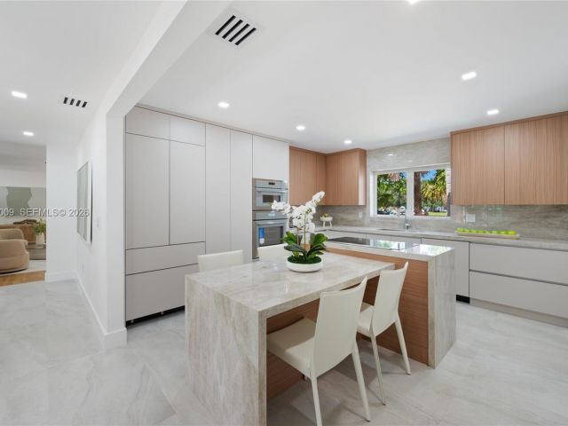 Home for rent at 5211 Granada Blvd - photo 7471532