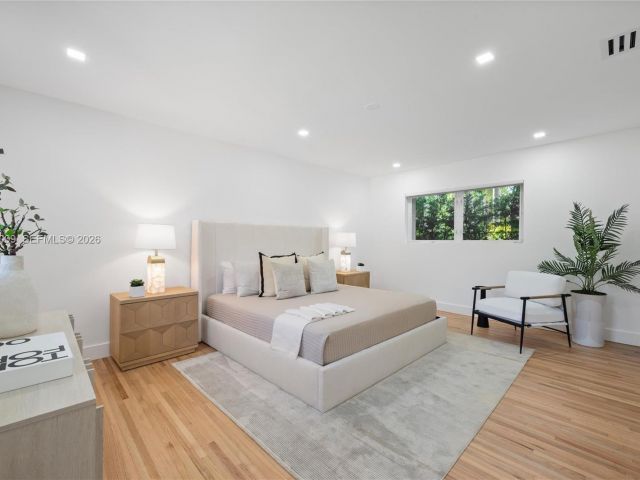 Home for rent at 5211 Granada Blvd - photo 7471537