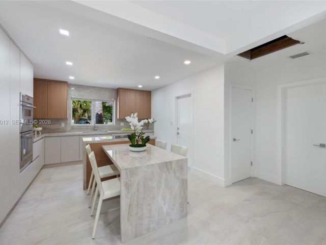 Home for rent at 5211 Granada Blvd - photo 7471553