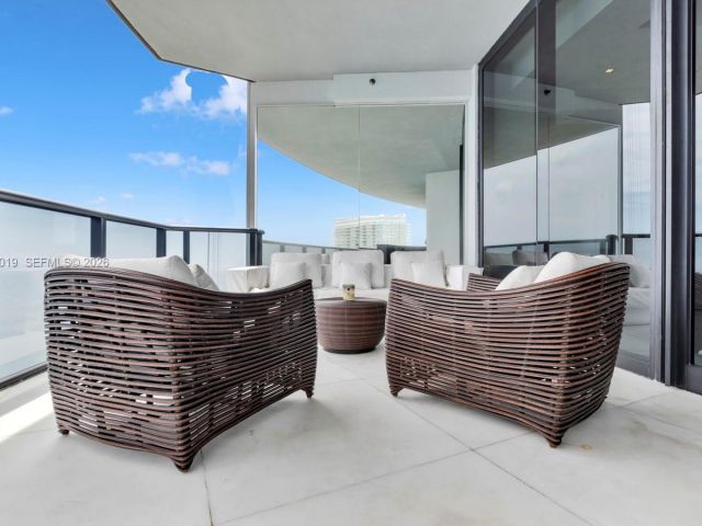 Apartment for sale  Unit #4605 - photo 7530302