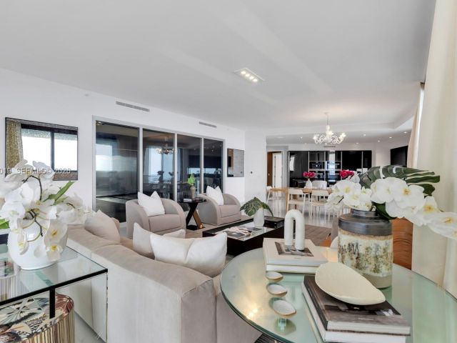 Apartment for sale  Unit #4605 - photo 7530306